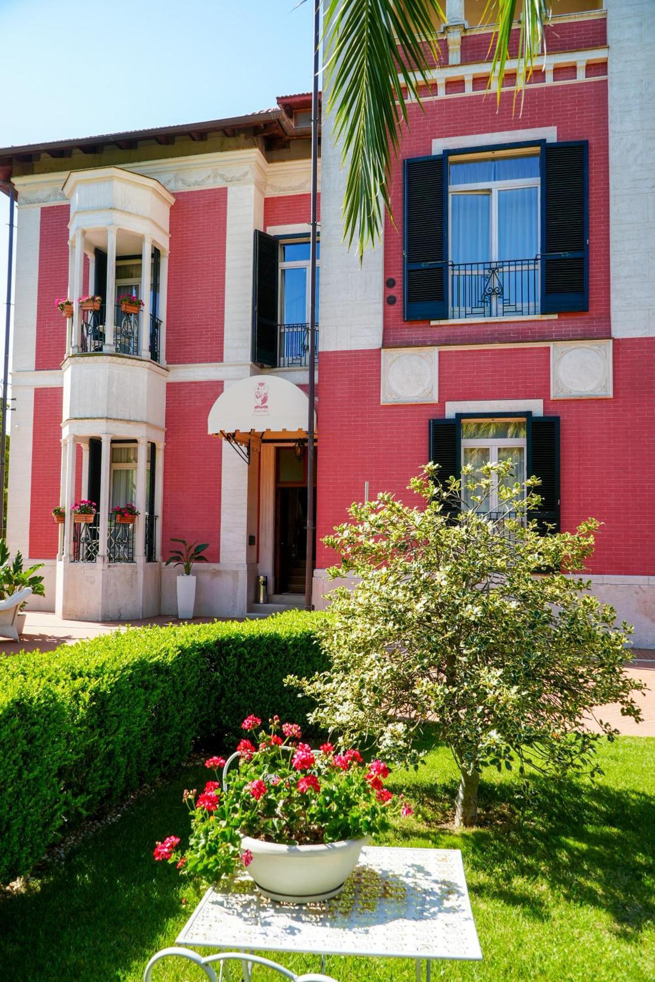Villa Pallotta Luxury B&B Cerignola Exterior photo